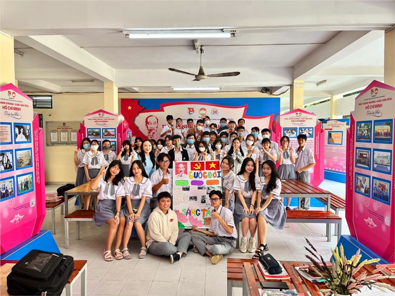 <a href="/chi-doan-giao-vien/tiet-day-mau-ngoai-khong-gian-lop-hoc/ctfull/74077/467868">Tiết dạy mẫu ngoài không gian lớp học</a>