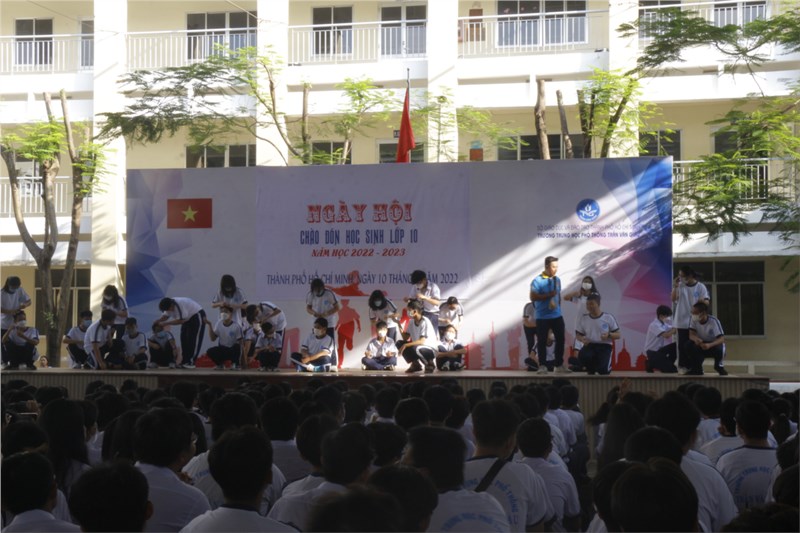 <a href="/tin-tuc-su-kien/ngay-hoi-chao-don-hoc-sinh-lop-10-nam-hoc-2022-2023/ct/14207/463895">Ngày Hội Chào đón Học sinh lớp 10 năm học<span class=bacham>...</span></a>