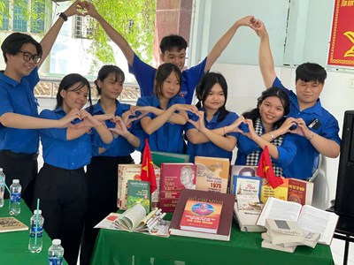 Trung tâm GDNN - GDTX huyện Củ Chi tổ chức chuyên đề môn Ngữ văn hưởng ứng ngày Sách và Văn hóa đọc lần thứ 4 năm 2025 .