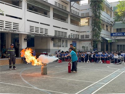 Tập Huấn Phòng Cháy Chữa Cháy Và Cứu Nạn Cứu Hộ Năm Học 2025-2026