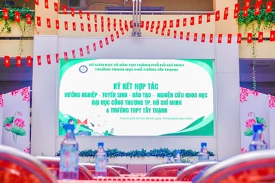 Khởi đầu tuần mới với nhiều thông điệp truyền cảm hứng từ tiết sinh hoạt dưới cờ