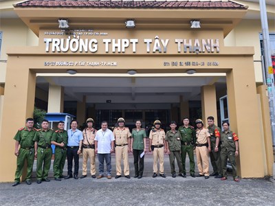 Trường THPT Tây Thạnh tăng cường công tác giáo dục an toàn giao thông cho học sinh