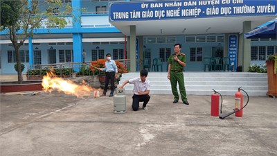 Trung tâm tổ chức Buổi tập huấn kỹ năng phòng cháy, chữa cháy và cứu nạn, cứu hộ năm 2026.